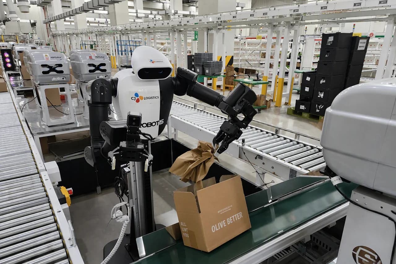 CJ Logistics Puts ROBOTIS Dual-Arm "AI Worker" on Live Olive Young Fulfillment Lines