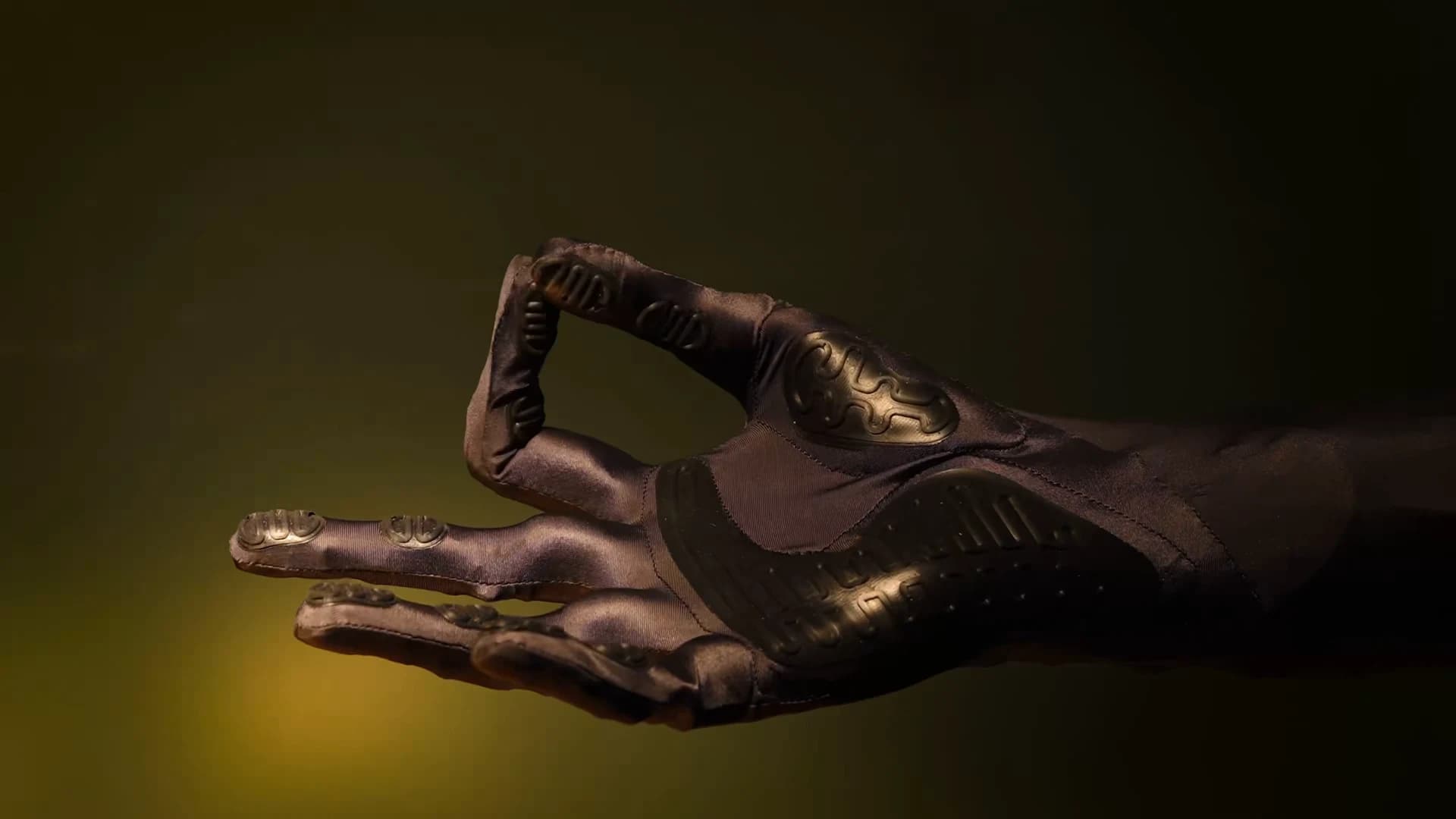 Clone Shows Torso 3 Hand Demo, Targets November Launch for Redesigned Torso 4