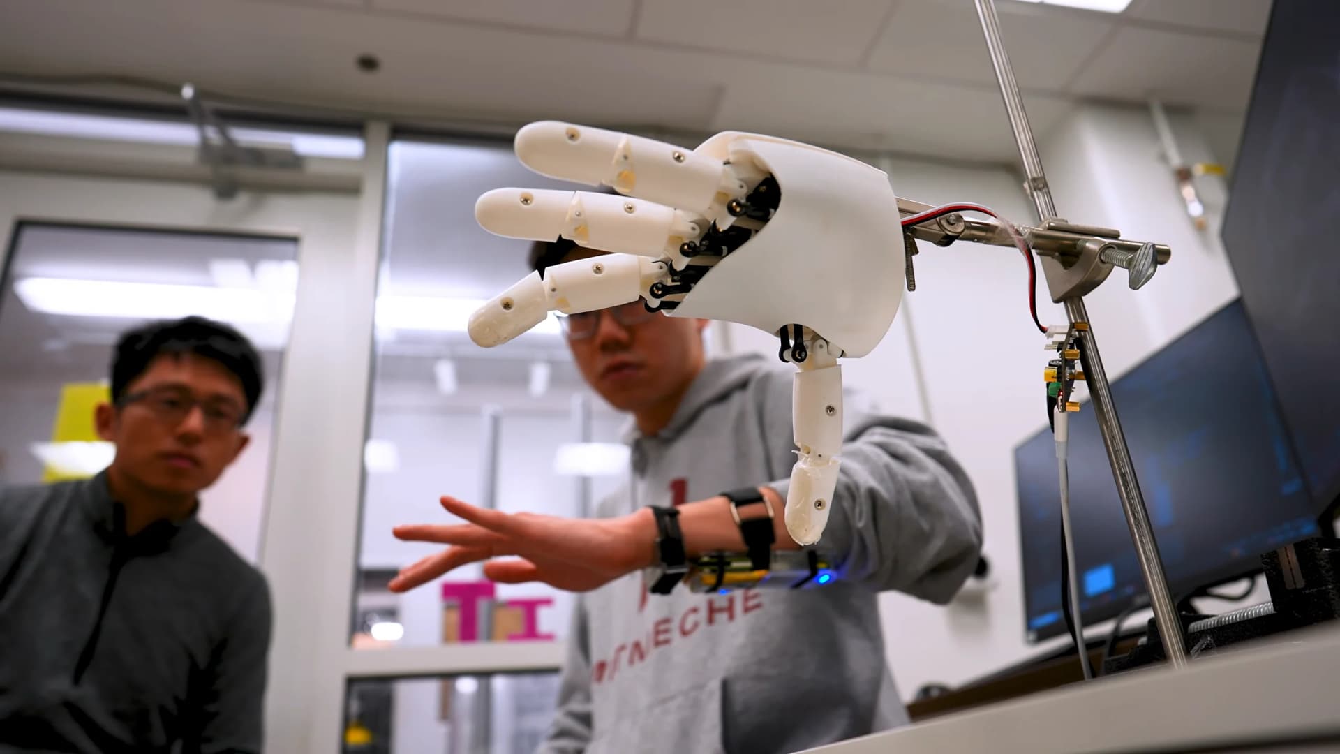 The Puppet Strings of AI: MIT’s Ultrasound Wristband Predicts Hand Dexterity