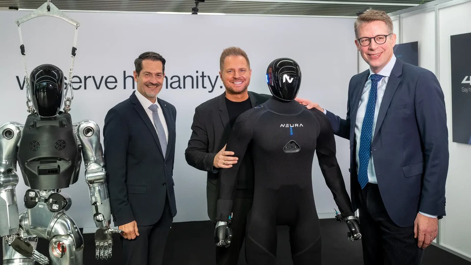 NEURA Unveils Lighter 4NE1 Gen 4 as TUM RoboGym Opens in Munich