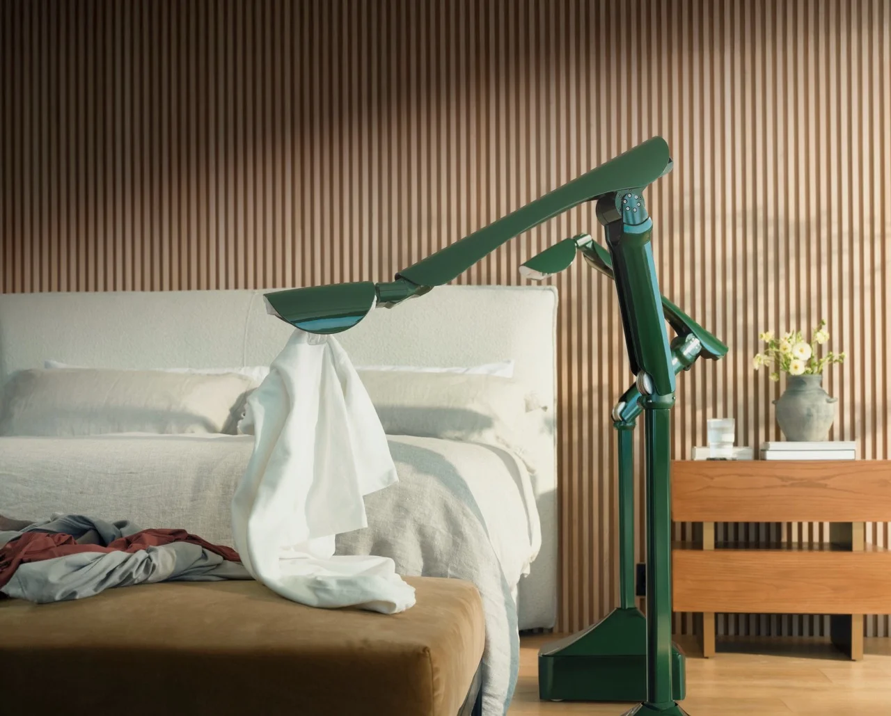 Hidden in Plain Sight: Syncere Unveils "Lume," the $1,499 Laundry-Folding Floor Lamp