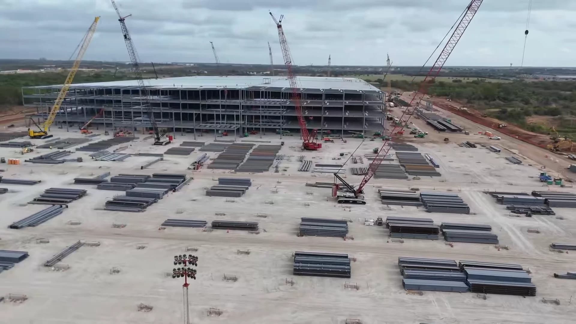Tesla Optimus Plant Takes Shape in Texas, With Steel Structure Estimated at 40%